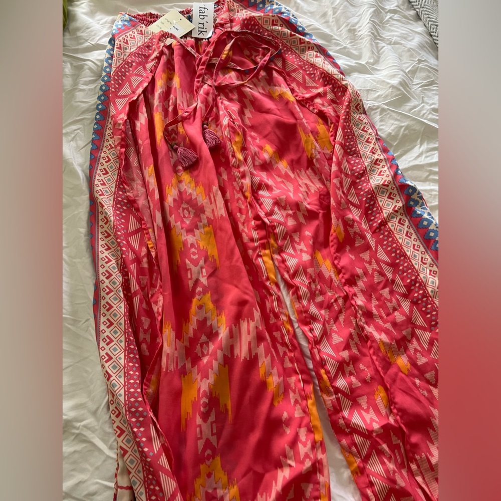 Small pink/multicolor print pants.